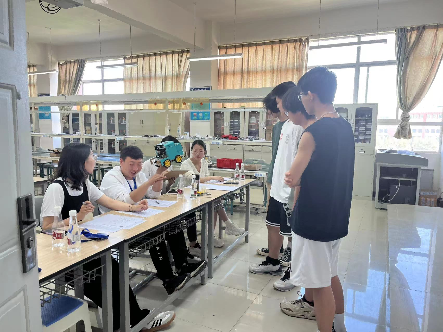 第一届“智创杯·智能寻迹小车”竞赛完美落幕 | 勇毅前行启新程,奋发踔厉向未来 第 6 张 第一届“智创杯·智能寻迹小车”竞赛完美落幕 | 勇毅前行启新程,奋发踔厉向未来 第 6 张