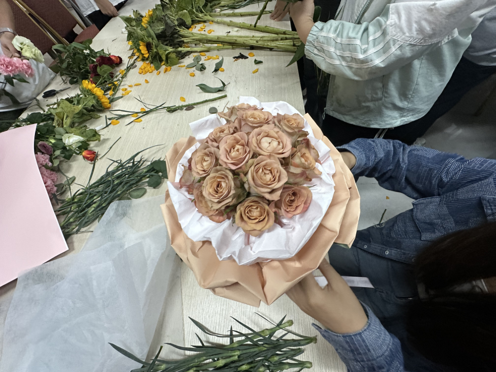 【团学活动】信智学院举办教师节扎花活动,以美育与德育共促师生情深 第 5 张 【团学活动】信智学院举办教师节扎花活动,以美育与德育共促师生情深 第 5 张