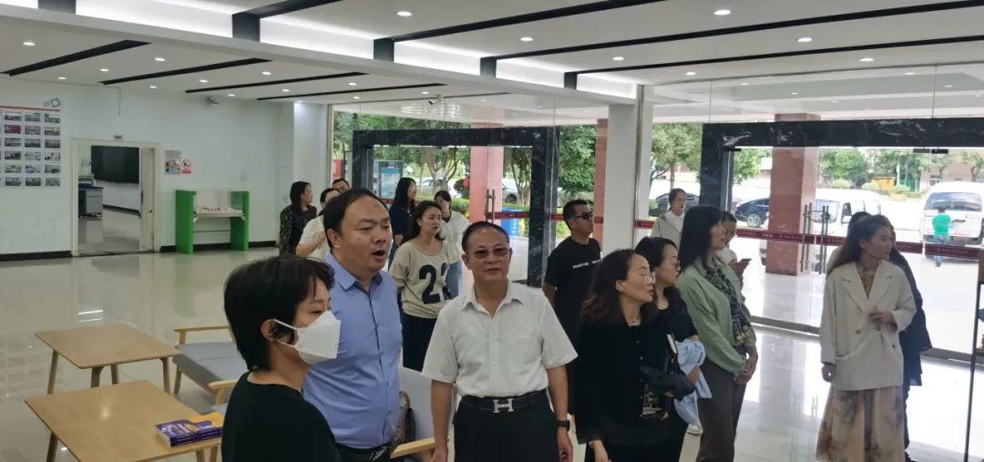 云南新昆华医院李波院长带队赴云南经济管理学院医学院开展校外实践教学专项研讨 第 1 张 云南新昆华医院李波院长带队赴云南经济管理学院医学院开展校外实践教学专项研讨 第 1 张