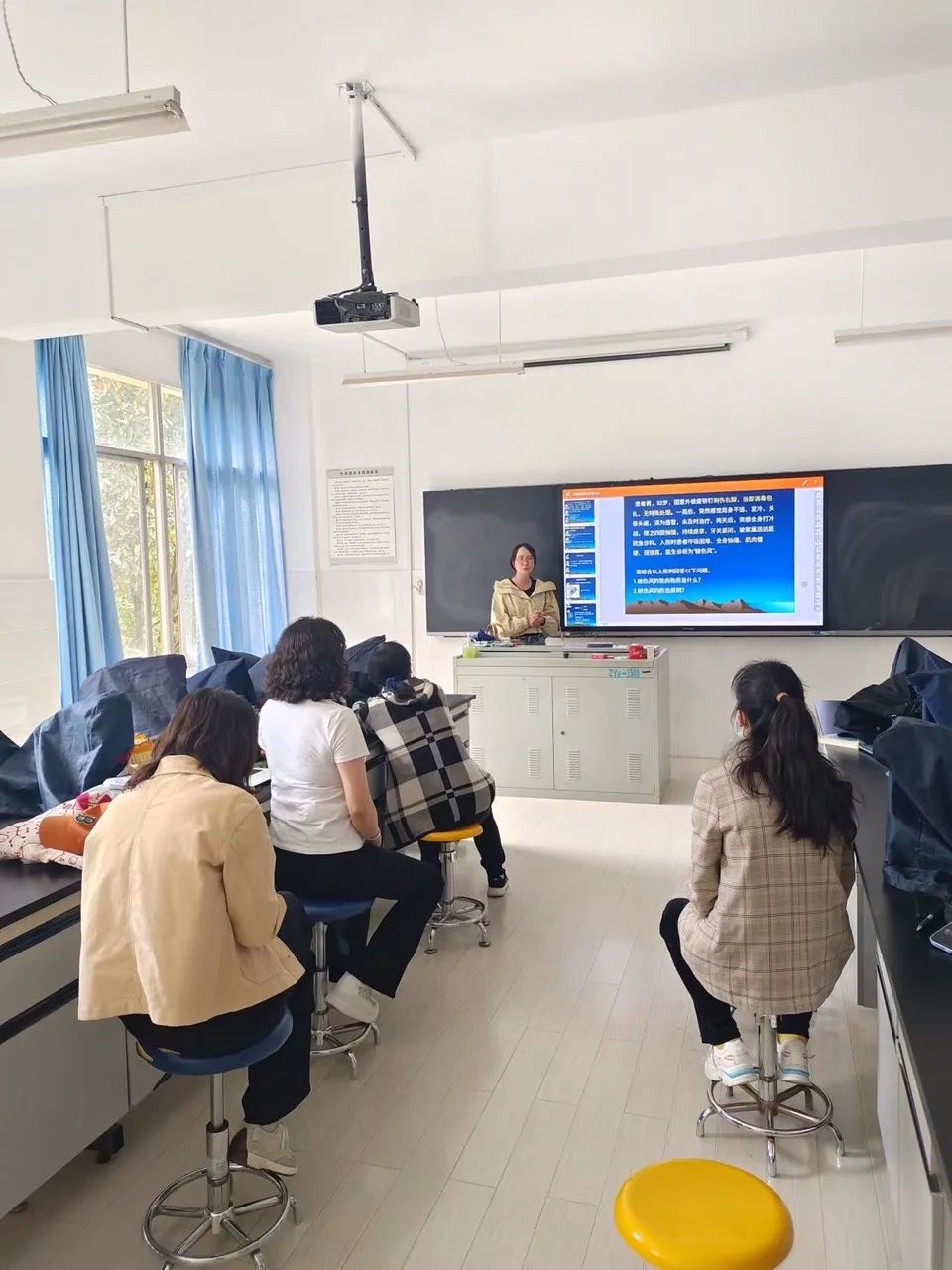 磨炼教学技艺提高教学质量|微生物学与免疫学课程组开展“精彩一课”教学活动 第 6 张 磨炼教学技艺提高教学质量|微生物学与免疫学课程组开展“精彩一课”教学活动 第 6 张