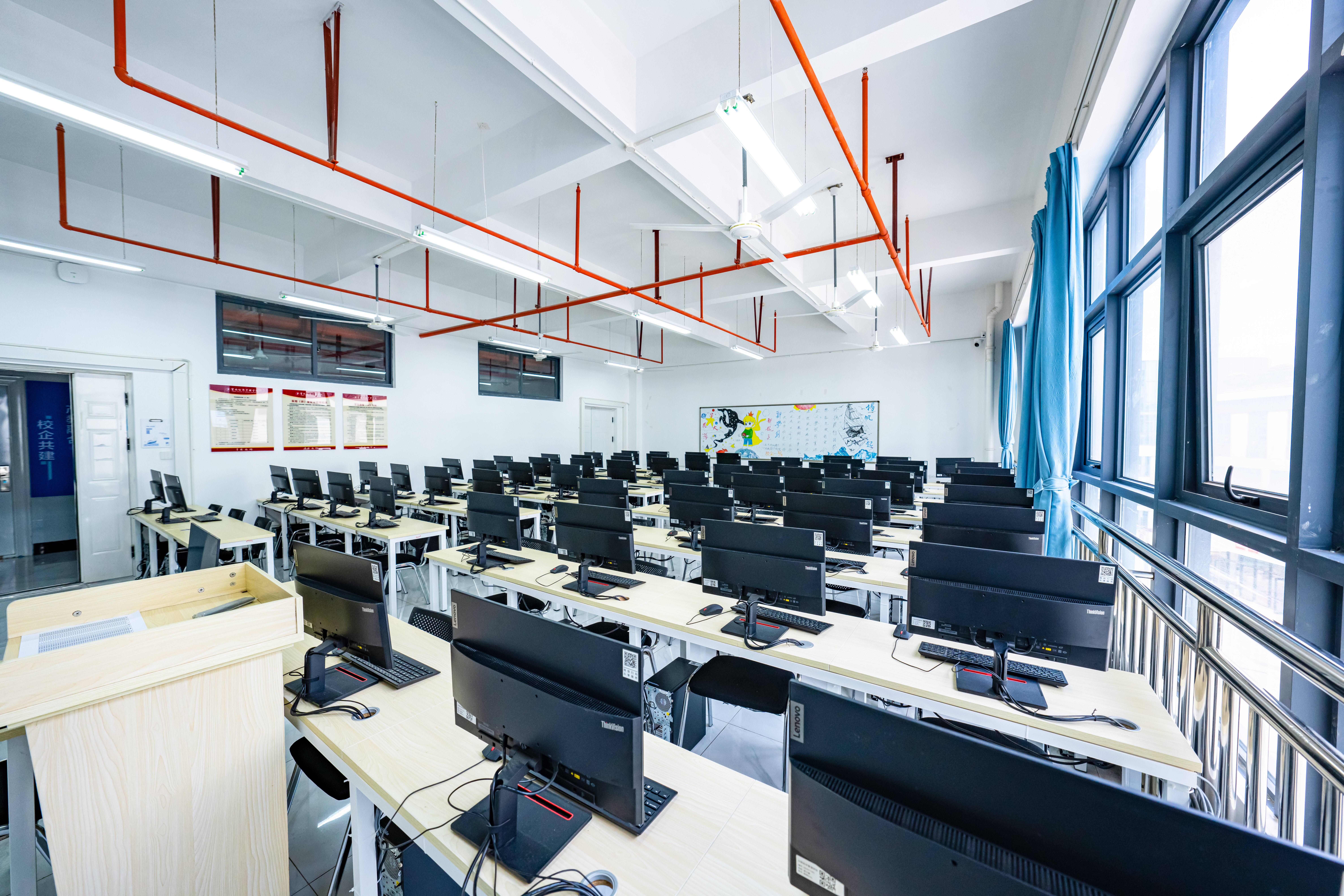 专业基础实训室(1)、(2) 专业基础实训室(1)、(2)