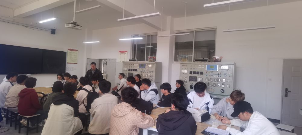 图片2.jpg 图片2.jpg