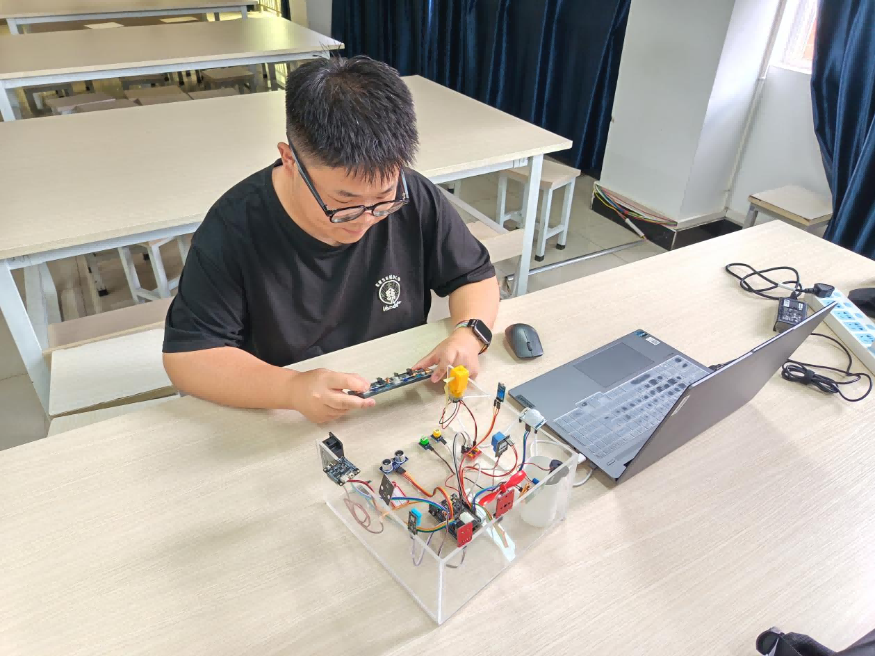 省赛第一,国赛二等奖,物联网工程专业秦志刚同学在第 16 届蓝桥杯物联网设计与开发大赛中斩获佳绩 第 3 张 省赛第一,国赛二等奖,物联网工程专业秦志刚同学在第 16 届蓝桥杯物联网设计与开发大赛中斩获佳绩 第 3 张