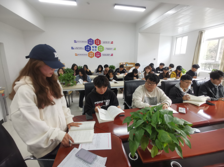 学业帮扶进社区 朋辈互助促成长 | 财会金融学院智慧社区举办朋辈学习帮扶活动 第 3 张 学业帮扶进社区 朋辈互助促成长 | 财会金融学院智慧社区举办朋辈学习帮扶活动 第 3 张