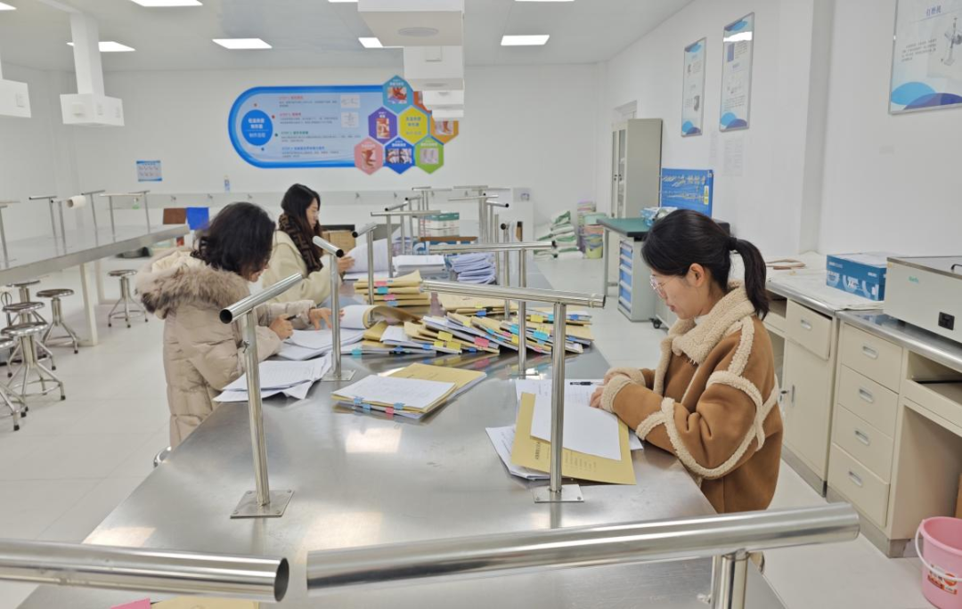 “医”路严审,期末教学材料大“体检”,护航人才培养质量 第 2 张 “医”路严审,期末教学材料大“体检”,护航人才培养质量 第 2 张