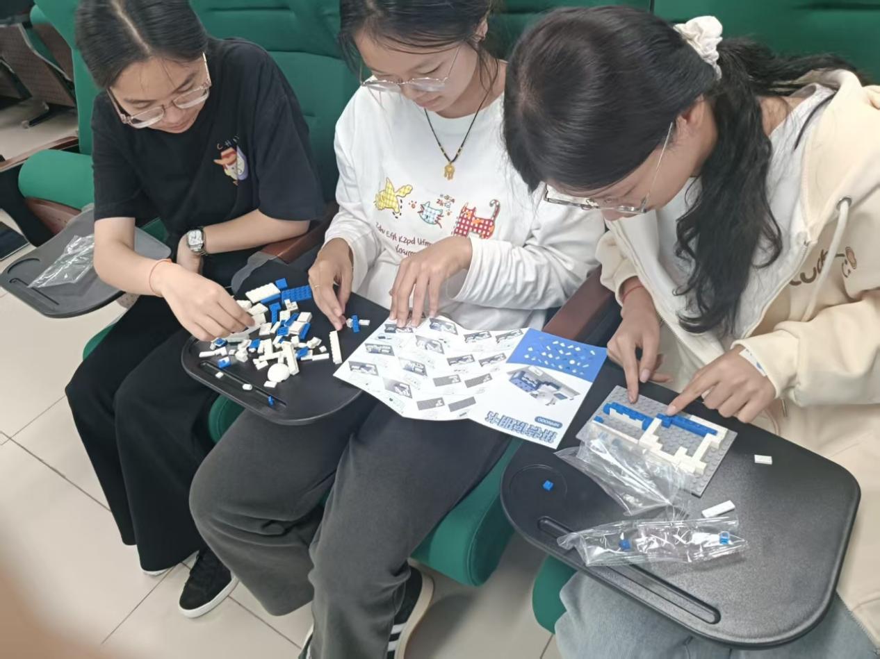 5.jpeg 风采展示丨云南经济管理学院医学院“问天行者”宣讲团开展“两弹一星”精神宣讲活动 第 3 张