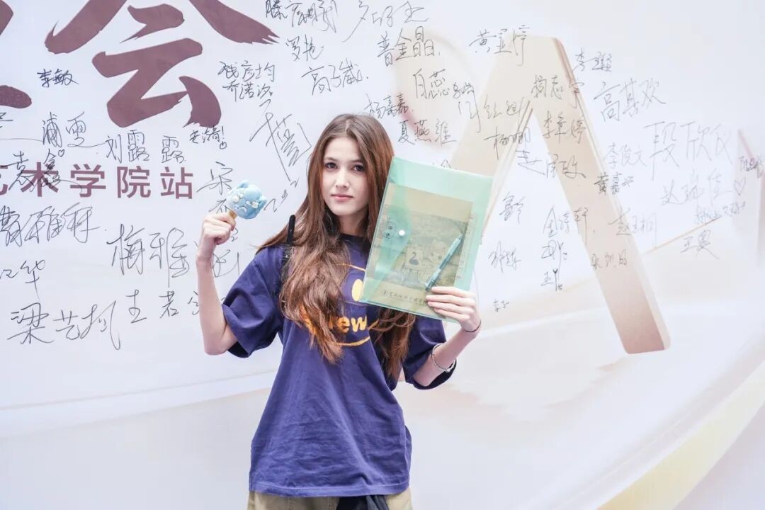包场看电影,荣光影视艺术学院正式开课! 第 16 张 包场看电影,荣光影视艺术学院正式开课! 第 16 张