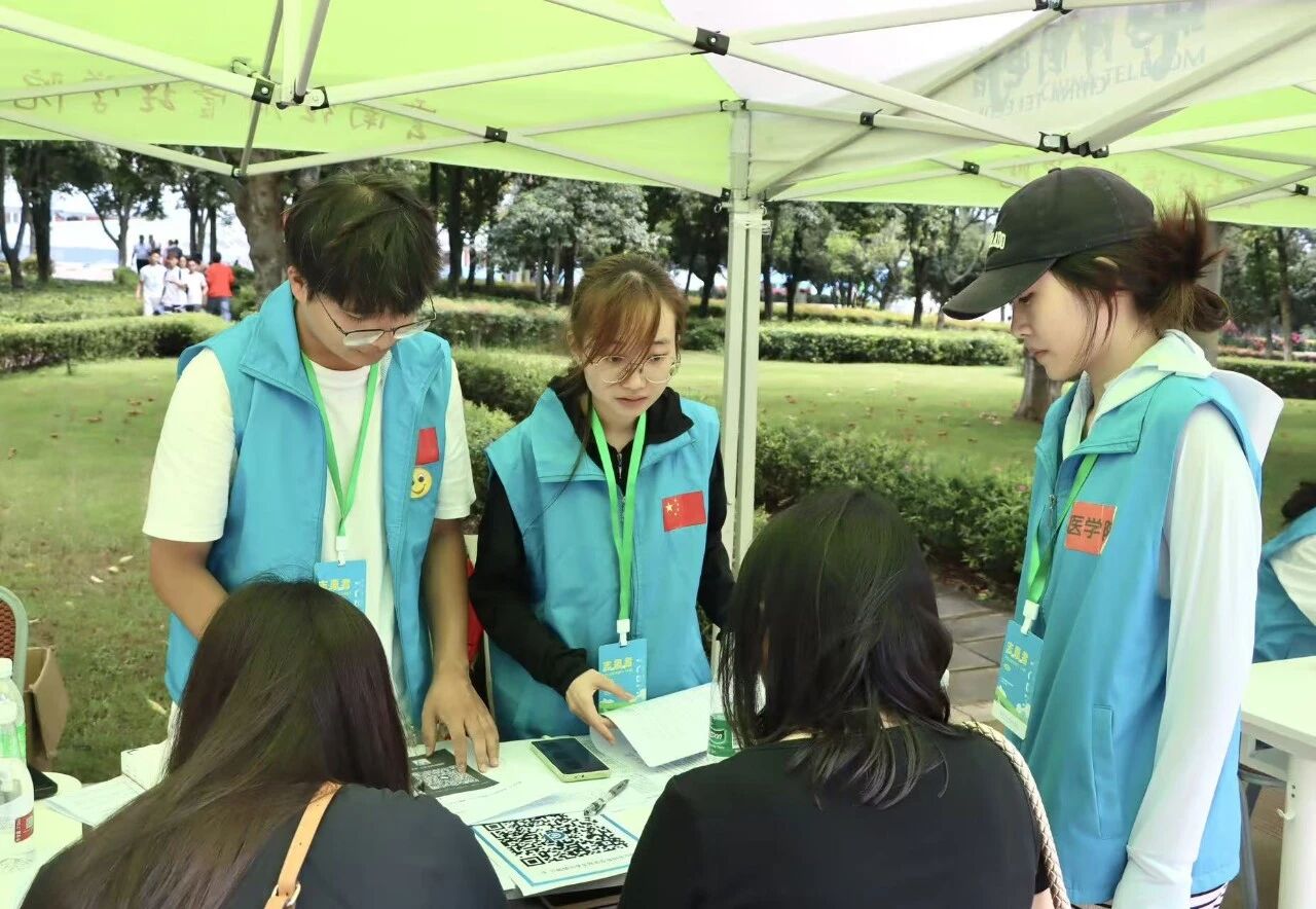 以温情护新程，以初心赴医梦｜医学院2026级迎新纪实 第 19 张
