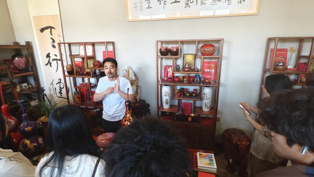 一日双匠寻非遗 一针一漆绘传承——数字媒体艺术专业非遗文化主题采风实践 第 2 张 一日双匠寻非遗 一针一漆绘传承——数字媒体艺术专业非遗文化主题采风实践 第 2 张